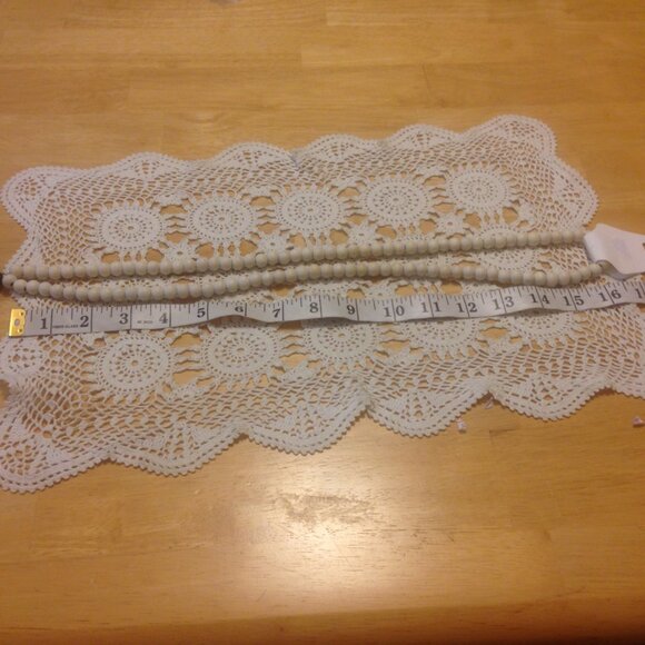 Tassel necklace with wood beads chain - Picture 4 of 4